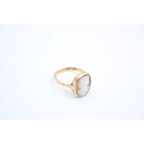 204 - A 9ct gold cameo ring - approx. gross weight 2.6 grams