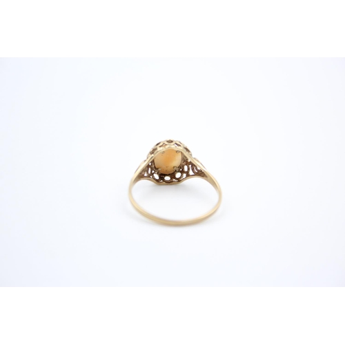 222 - A 9ct gold cameo ring - approx. gross weight 1.6 grams