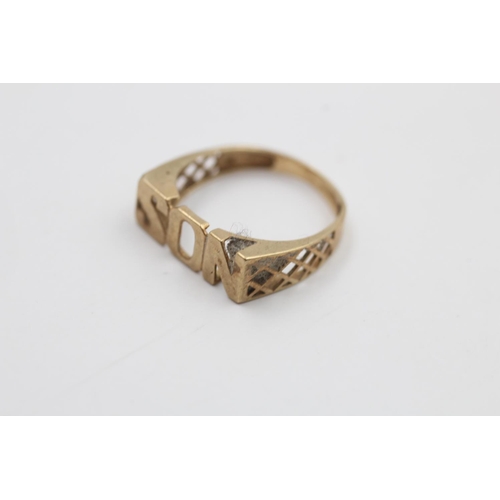 245 - A 9ct gold 'Son' ring - approx. gross weight 1.4 grams