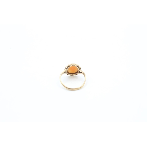 248 - A 9ct gold cameo ring - approx. gross weight 2.2 grams