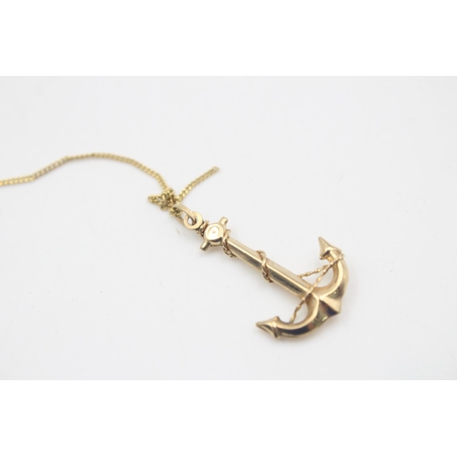 62 - A 9ct gold anchor pendant necklace - approx. gross weight 2 grams