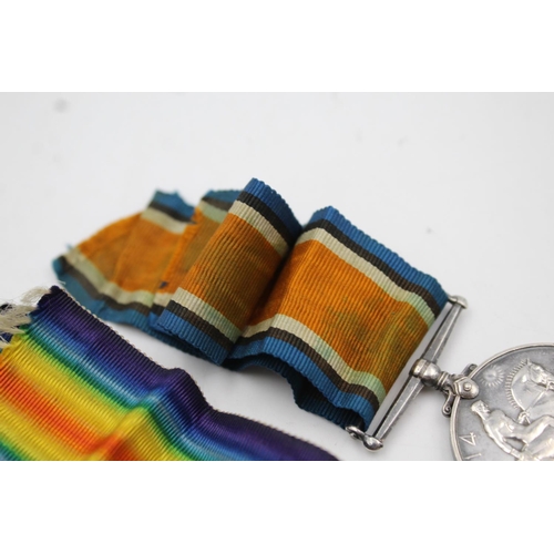 346 - A WWI medal pair presented to 197066 GNR J. Greenwood R.A, both with original Ribbons