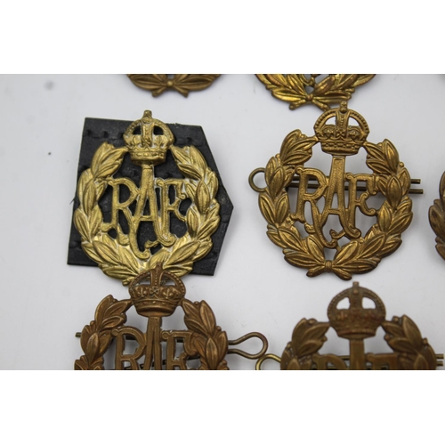 368 - Twelve assorted WWII era brass R.A.F cap badges