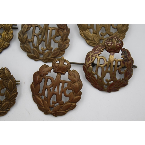 368 - Twelve assorted WWII era brass R.A.F cap badges