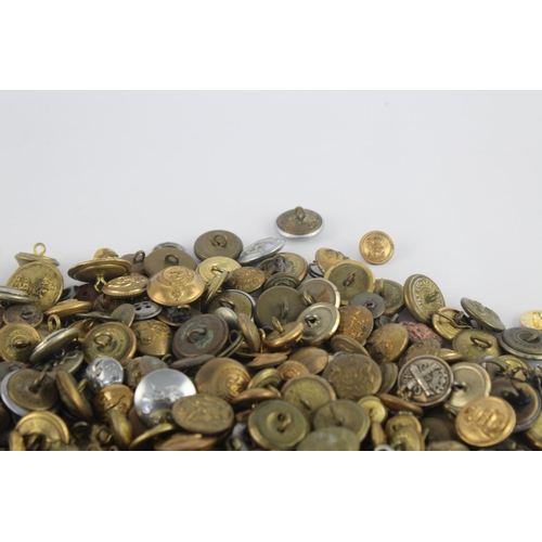 369 - A collection of assorted vintage uniform buttons to include Railway, A.R.P, Military etc.