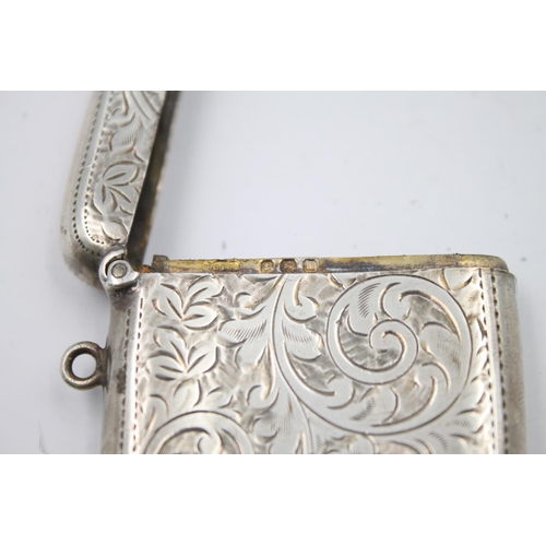 392 - A Victorian hallmarked Birmingham silver vesta case by J Gloster Ltd, dated 1896 - approx. gross wei... 