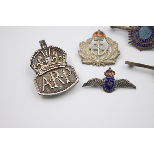 395 - Five stamped .925 silver military/A.R.P sweetheart badges - approx. gross weight 27 grams