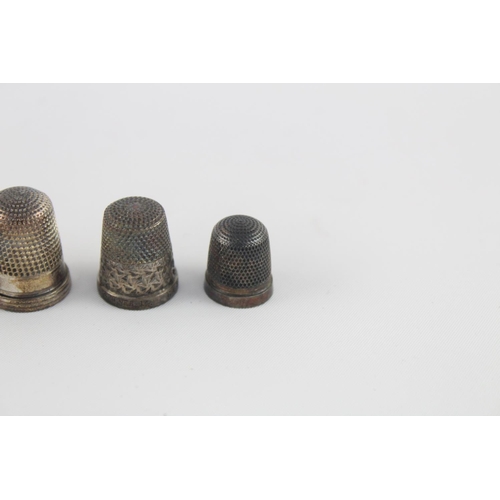 420 - Five assorted hallmarked sterling silver thimbles to include Charles Horner - approx. gross weight 2... 