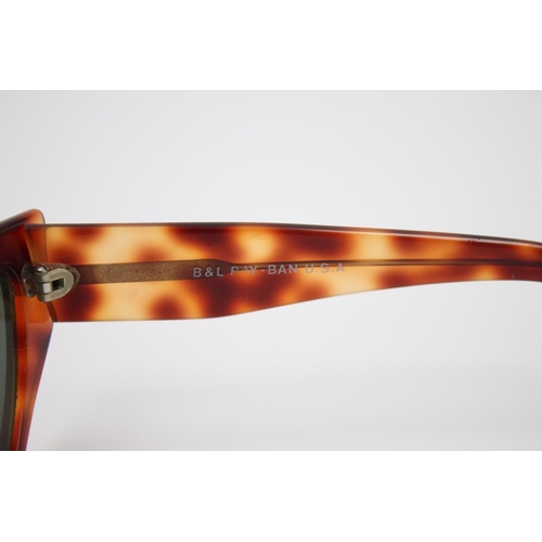 441 - A pair of vintage Bausch & Lomb Ray-Ban tortoiseshell effect cat eye sunglasses