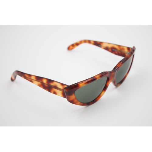 441 - A pair of vintage Bausch & Lomb Ray-Ban tortoiseshell effect cat eye sunglasses