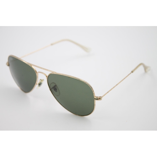 453 - A pair of Ray-Ban classic unisex gold tone Aviator sunglasses