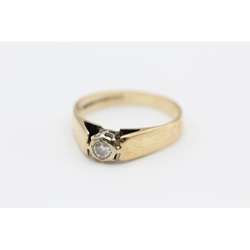 61 - A 9ct gold diamond solitaire ring - approx. gross weight 2.3 grams