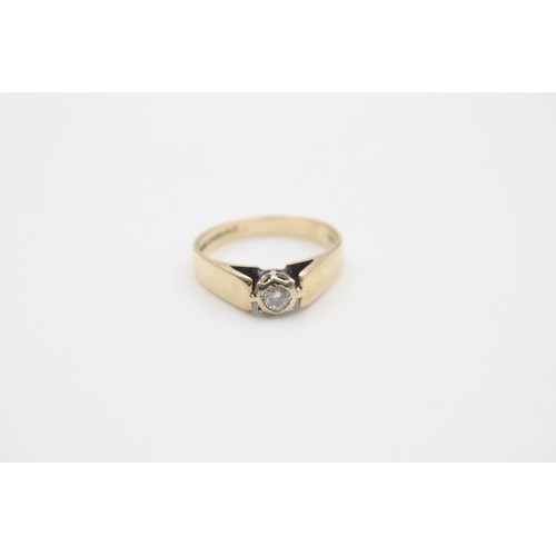 61 - A 9ct gold diamond solitaire ring - approx. gross weight 2.3 grams