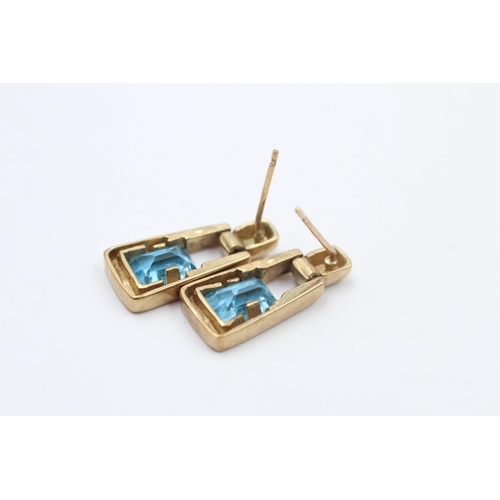 109 - A pair of modernist 9ct gold blue gemstone drop earrings - approx. gross weight 3.8 grams