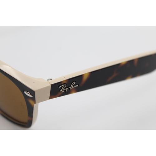 173 - A pair of Ray-Ban tortoiseshell effect New Wayfarer classic ladies sunglasses with case