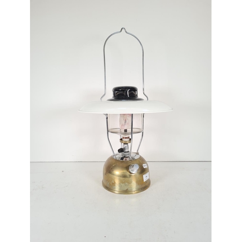 508 - A vintage Tilley brass & black enamel lamp - approx. 34cm high