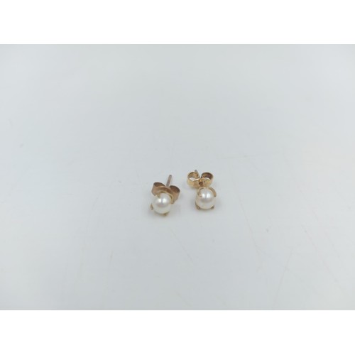 122B - Six stamped 9ct yellow gold earrings and one stamped 9ct yellow gold necklace pendant mount - approx... 