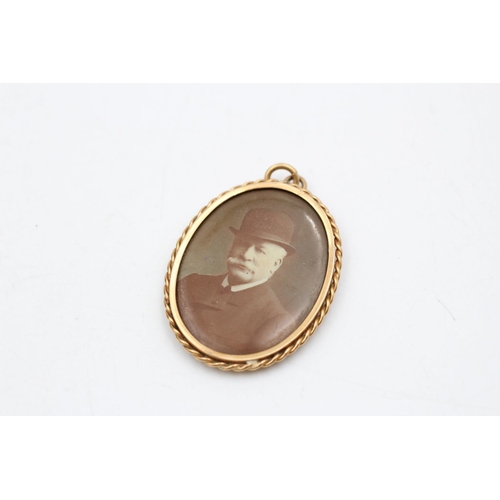 17 - Two antique 9ct gold photo lockets, one Edwardian hallmarked Chester 1906 - approx. combined gross w... 