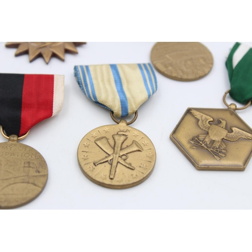 123 - Seven assorted vintage American & Polish military medals to include Medal For Merit, WWII etc.