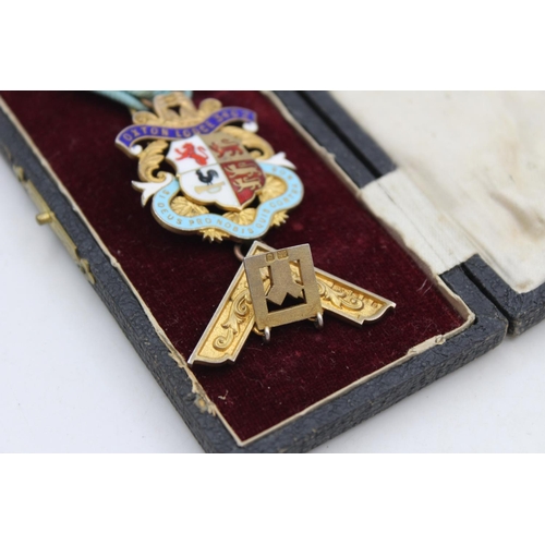 149 - A boxed vintage Oxton Lodge hallmarked sterling silver and gilt enamel jewel - approx. gross weight ... 