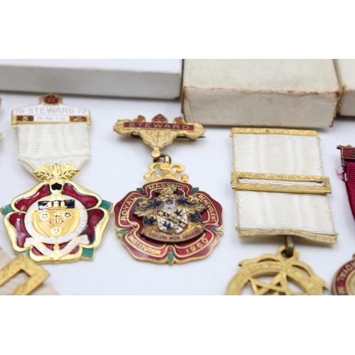 150 - Ten assorted vintage Masonic jewels