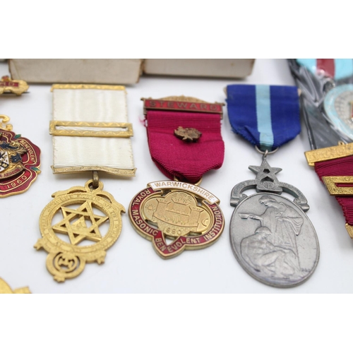 150 - Ten assorted vintage Masonic jewels