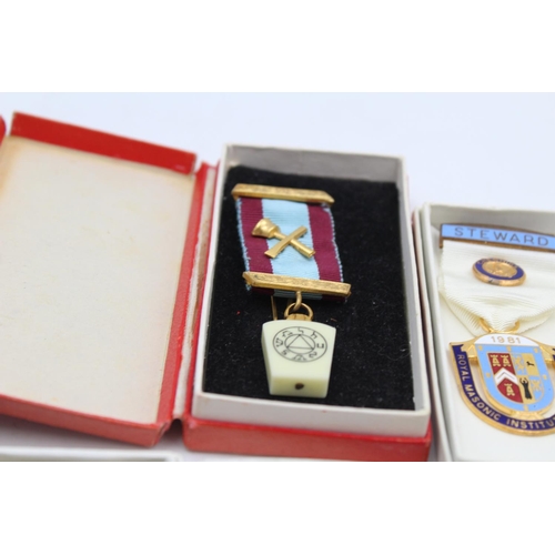 151 - Eight assorted vintage Masonic jewels