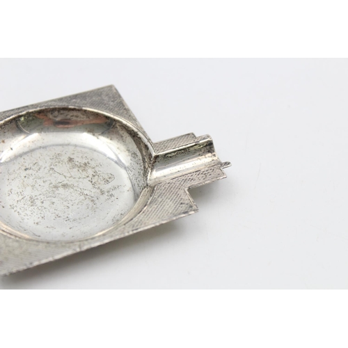 179 - An Art Deco hallmarked Birmingham silver ashtray by Turner & Simpson, dated 1938 - approx. gross wei... 