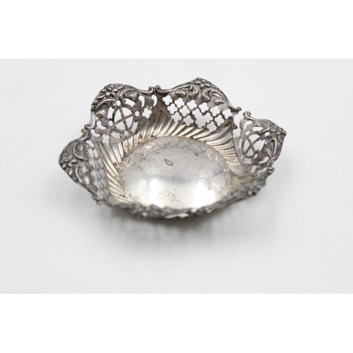 204 - A Victorian hallmarked Birmingham silver 8cm bon bon dish by Matthew Boulton, dated 1876 - approx. g... 