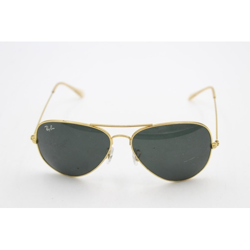 220 - A pair of classic Ray-Ban Aviator gold tone gents sunglasses with original case