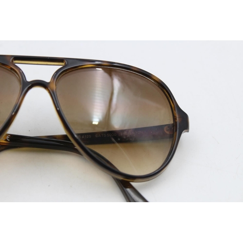 223 - A pair of classic Ray-Ban Aviator tortoiseshell effect sunglasses