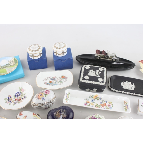 252 - A collection of assorted ceramic trinket boxes and dishes to include Wedgwood black Jasperware, Dres... 