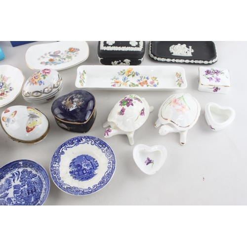 252 - A collection of assorted ceramic trinket boxes and dishes to include Wedgwood black Jasperware, Dres... 