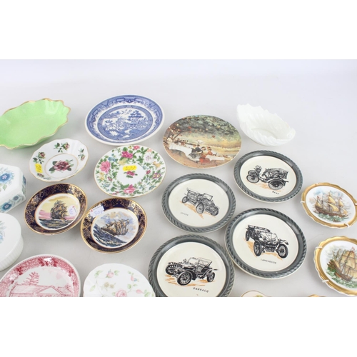 253 - A large collection of assorted ceramic trinket dishes to include Wedgwood Wild Strawberry, Adams, Wa... 