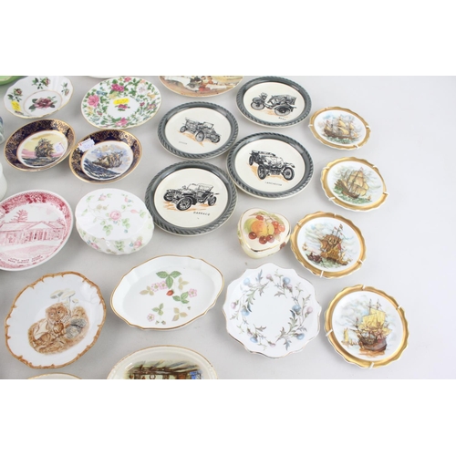 253 - A large collection of assorted ceramic trinket dishes to include Wedgwood Wild Strawberry, Adams, Wa... 