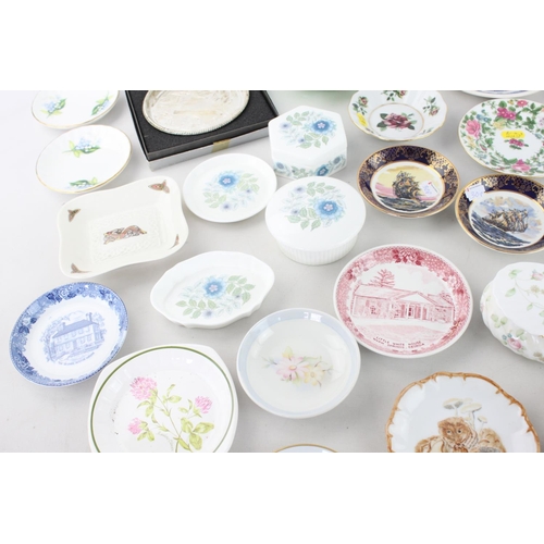 253 - A large collection of assorted ceramic trinket dishes to include Wedgwood Wild Strawberry, Adams, Wa... 