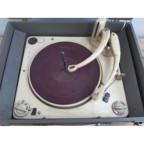 1114 - A late 1950s/early 1960s Electric Audio Reproducers (EAR) 1960 portable four speed auto changer reco... 