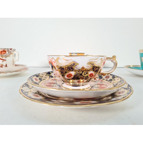 247 - Ten pieces of late 19th/early 20th century ceramics to include Davenport no. 2614 Imari pattern trio... 