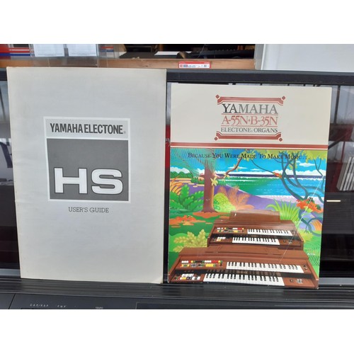 1128 - A late 1980s Yamaha Electone HS-6 electronic organ with user's guide