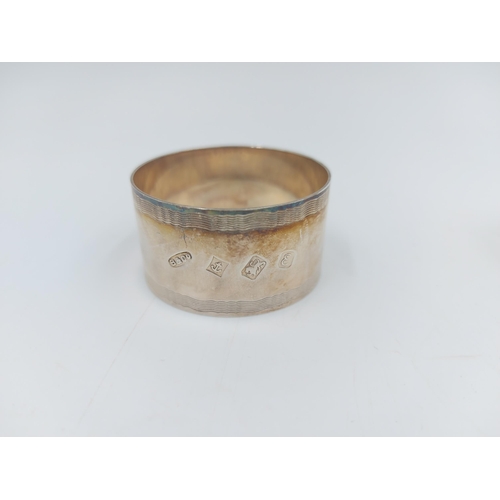 157 - A pair of hallmarked Birmingham silver napkin rings, dated 1981 - approx. gross weight 58 grams