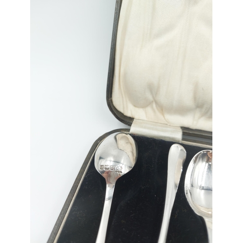 158 - A cased set of six hallmarked Birmingham silver Barker Brothers Silver LTD tea spoons, dated 1928 - ... 