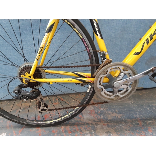 1211 - A yellow Viking Jet Stream gent's road bike with quick release front wheel and fourteen speed Shiman... 