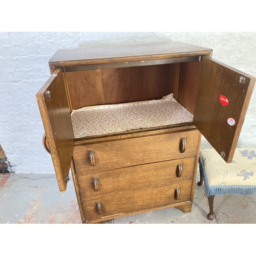 1010A - Two pieces of furniture, Art Deco style oak bedroom cabinet with two doors and three lower drawers a... 