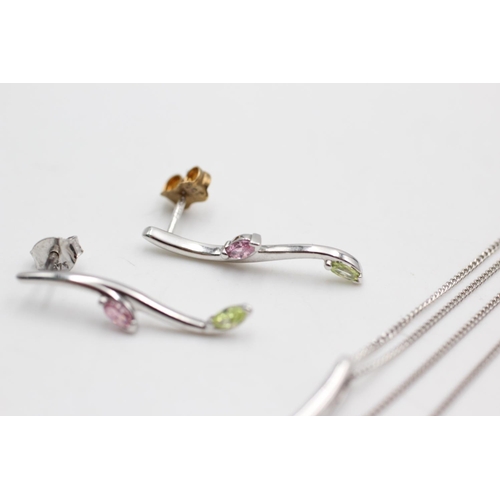 42 - A 9ct white gold green, pink and white gemstone pendant necklace and earrings set - approx. gross we... 