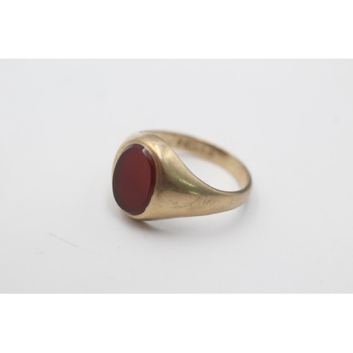 99 - A hallmarked London 9ct gold carnelian signet ring, size L - approx. gross weight 2.8 grams