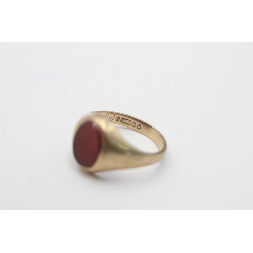 99 - A hallmarked London 9ct gold carnelian signet ring, size L - approx. gross weight 2.8 grams