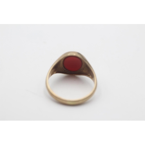 99 - A hallmarked London 9ct gold carnelian signet ring, size L - approx. gross weight 2.8 grams