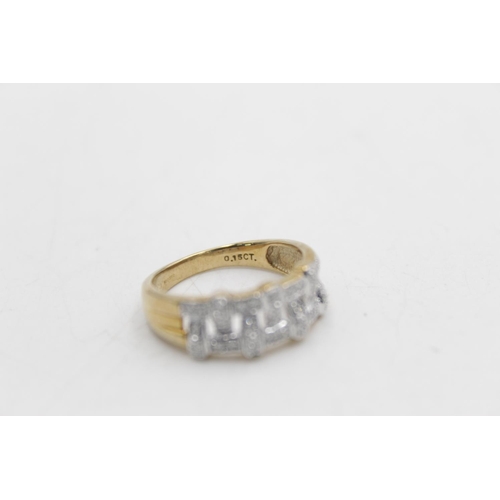 61 - A hallmarked London 9ct gold 0.15ct diamond dress ring, size S -approx. gross weight 3.8 grams