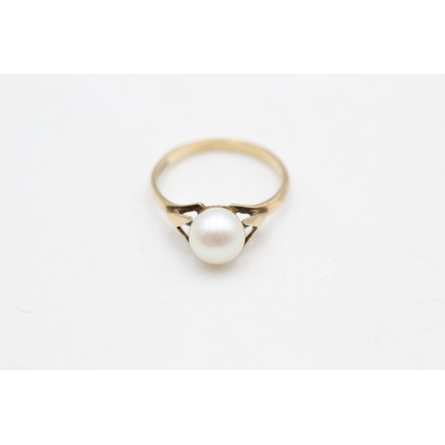 76 - A 9ct gold cultured pearl dress ring, size M½ - approx. gross weight 1.9 grams