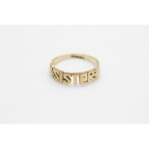 83 - A hallmarked Sheffield 9ct gold 'Sister' ring, size P - approx. gross weight 1.7 grams